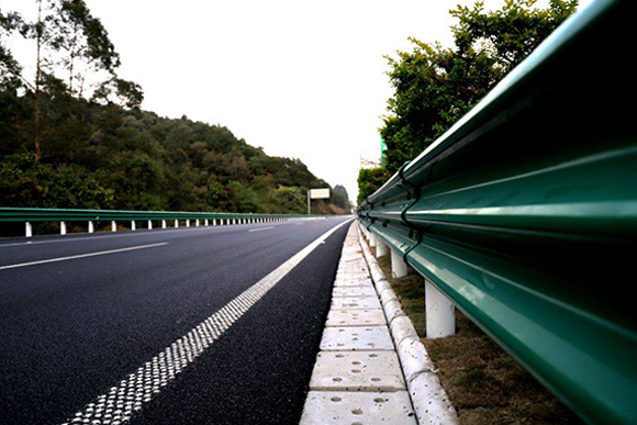 苏州高速公路护栏的常用类型