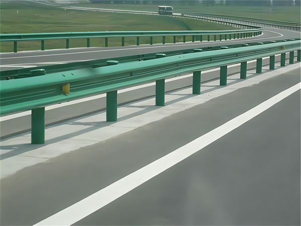 苏州高速护栏板守护安全广泛应用于多个行业
